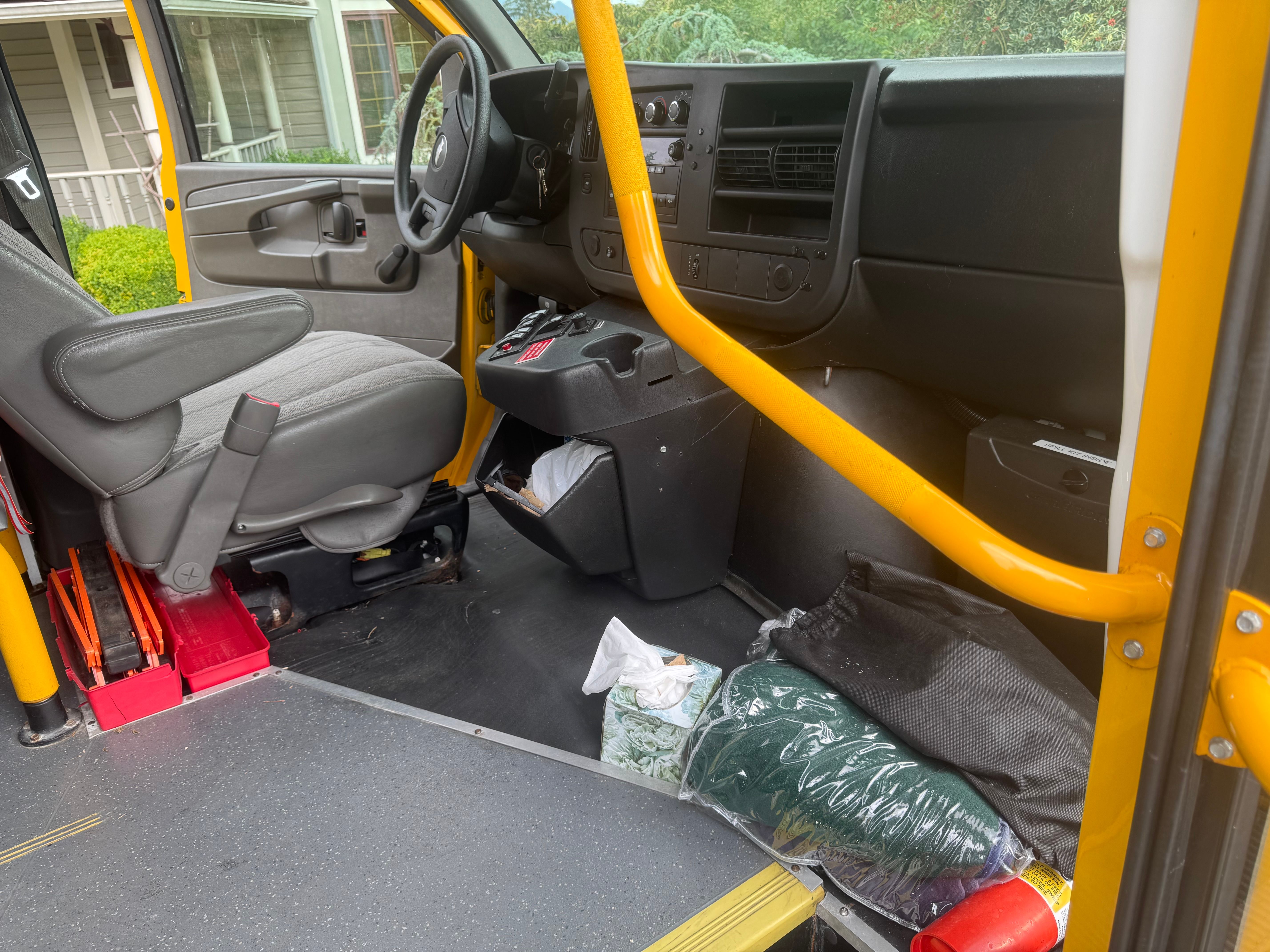 Used 2014 Chevrolet Express 3500 RWD image 7