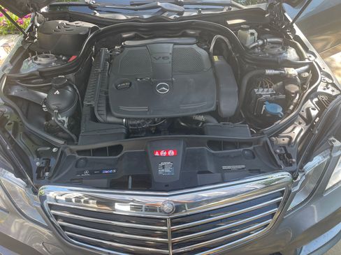 Used 2012 Mercedes-Benz E 350 4MATIC Sedan image 12