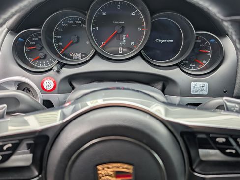 Used 2015 Porsche Cayenne Diesel image 10