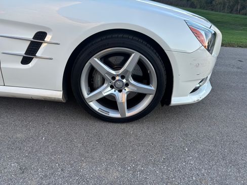 Used 2013 Mercedes-Benz SL 550 image 16