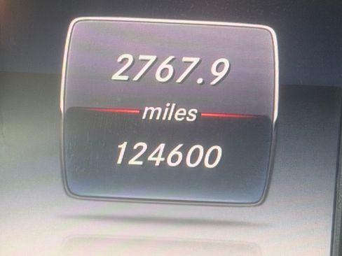 Used 2016 Mercedes-Benz C 300 4MATIC Sedan image 8