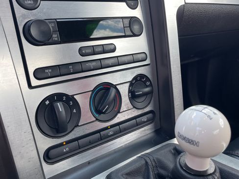 Used 2005 Ford Mustang GT image 18