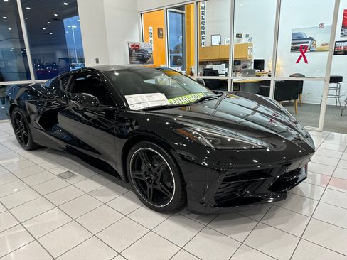 Used 2025 Chevrolet Corvette Stingray Coupe w/ Battery Protection Package image 2