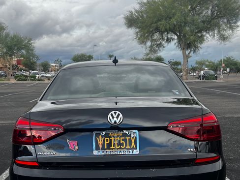 Used 2018 Volkswagen Passat 2.0T R-Line image 5