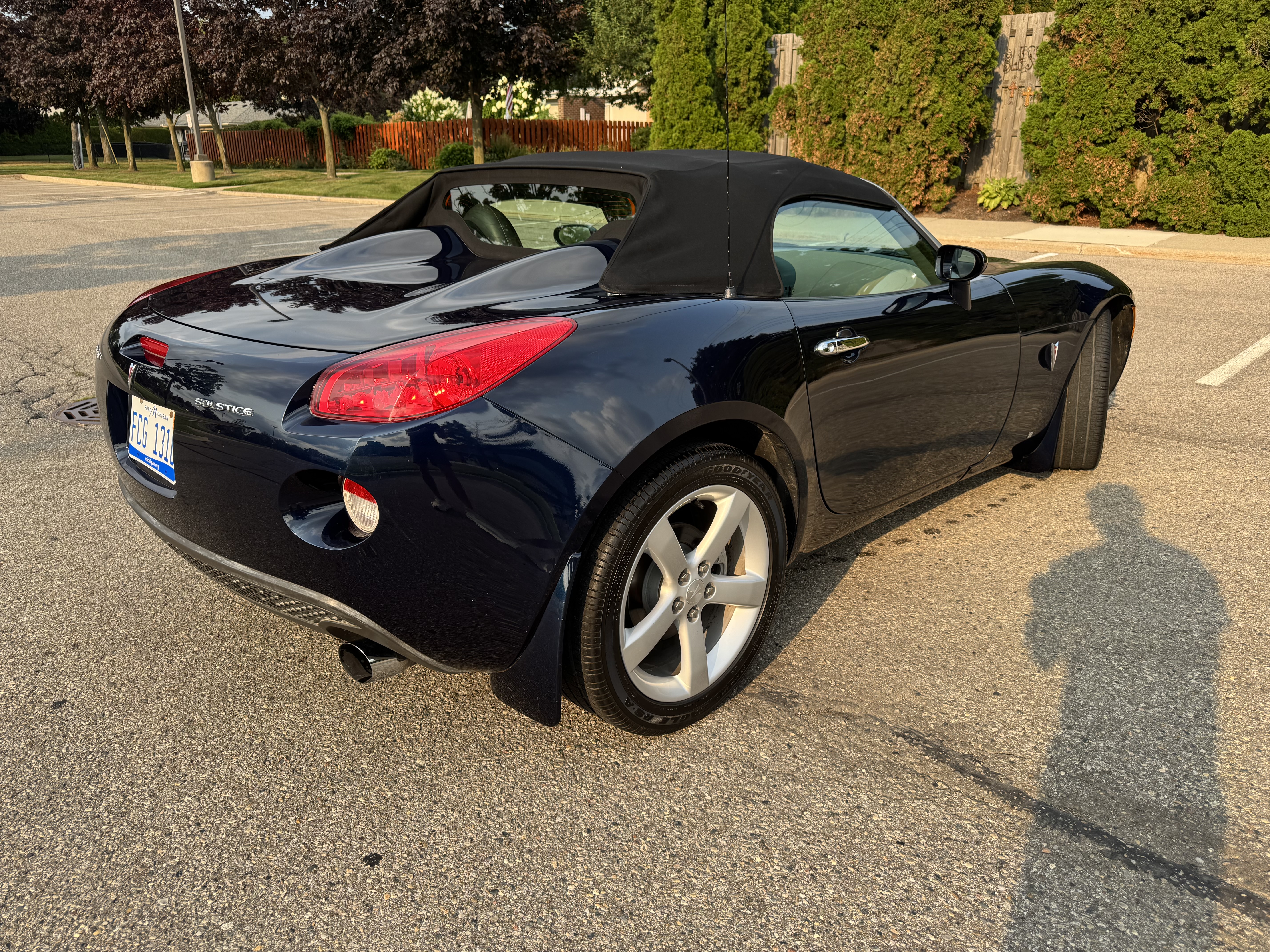 Used 2006 Pontiac Solstice Convertible w/ Premium Package RWD image 5