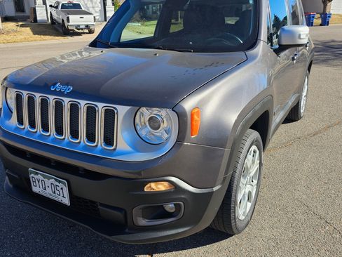 Used 2018 Jeep Renegade Limited w/ UConnect 8.4 Nav Group image 12