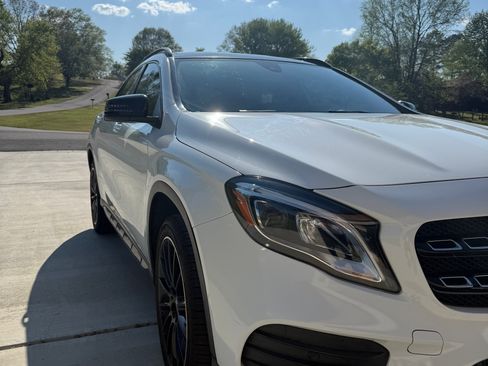 Used 2018 Mercedes-Benz GLA 250 4MATIC image 4
