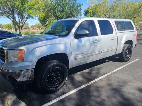 Used 2011 GMC Sierra 1500 SLT w/ SLT Convenience Package AWD/4WD image 1