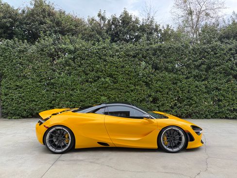 Used 2020 McLaren 720S Spider image 4