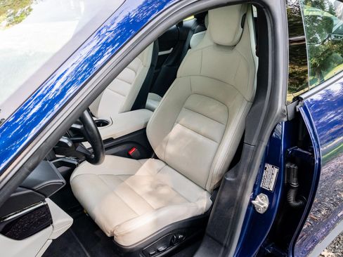 Used 2021 Porsche Taycan image 20