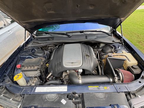 Used 2005 Chrysler 300 C w/ Navigation & Sound Group II RWD image 6