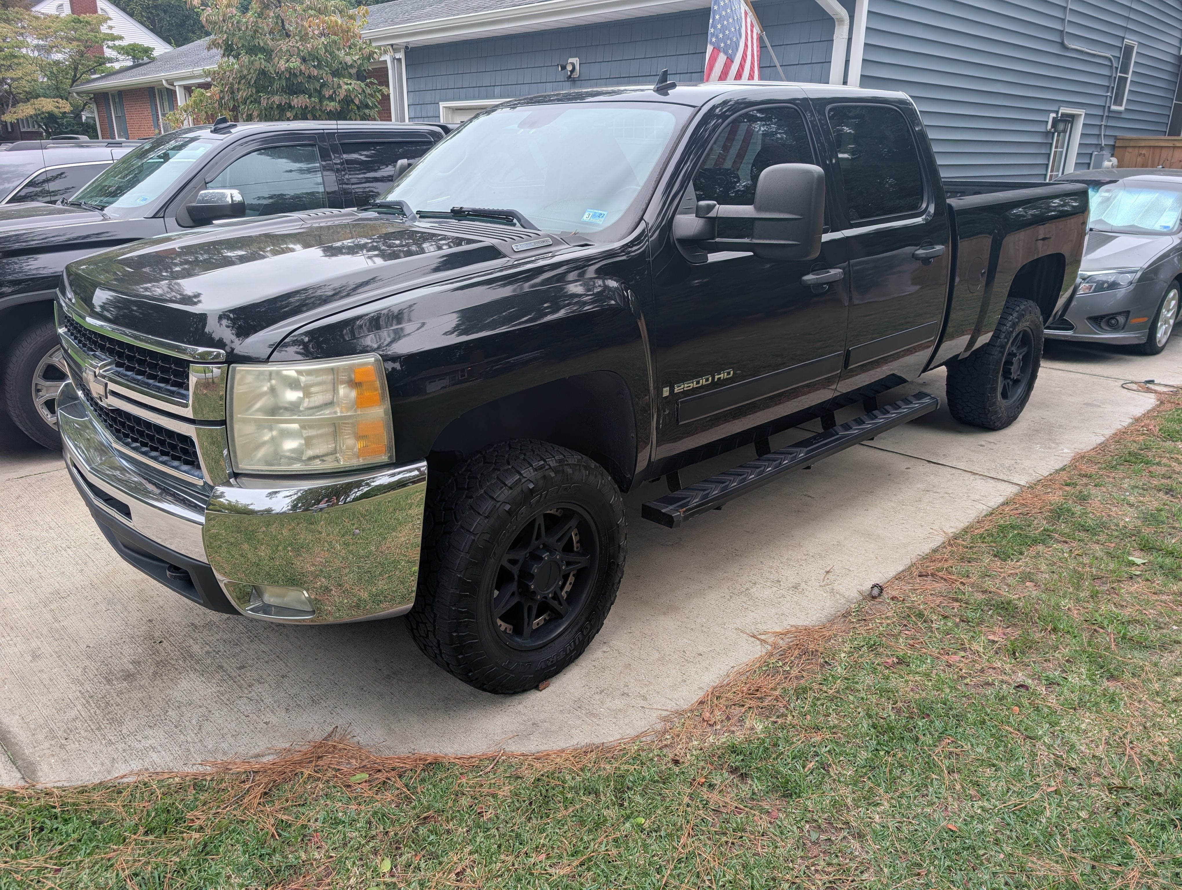 Used 2008 Chevrolet Silverado 2500 LT w/ 1LT Convenience Package AWD/4WD image 4
