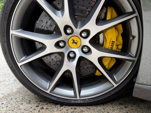Used 2013 Ferrari California RWD image 6