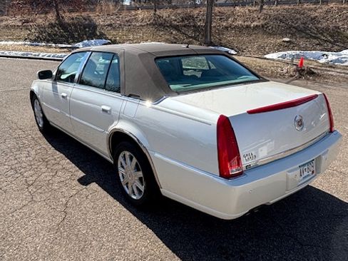 Used 2008 Cadillac DTS image 5