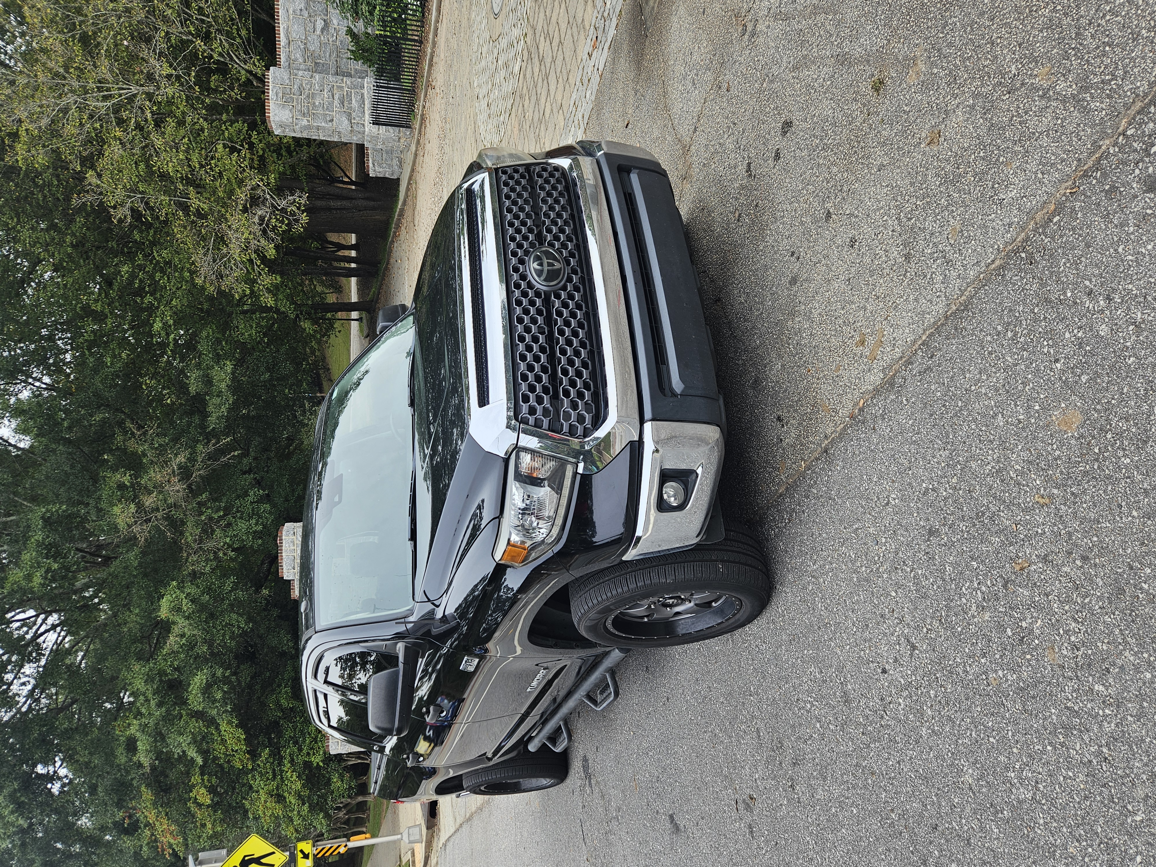Used 2018 Toyota Tundra SR5 w/ SR5 Upgrade Package AWD/4WD image 6