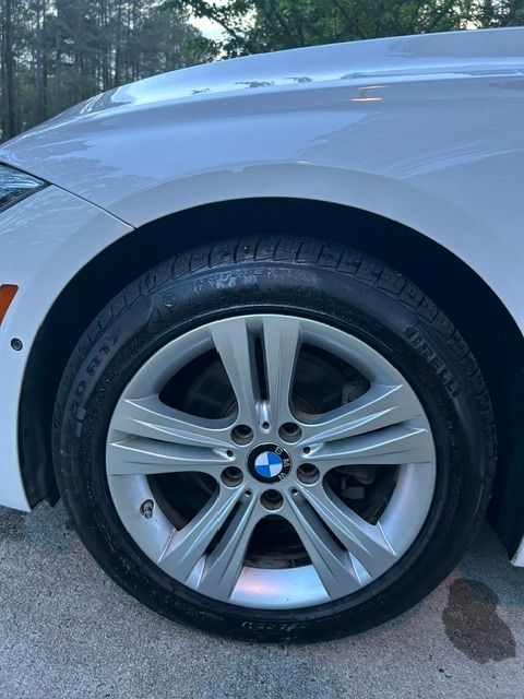 Used 2017 BMW 330i xDrive Sedan AWD/4WD image 5