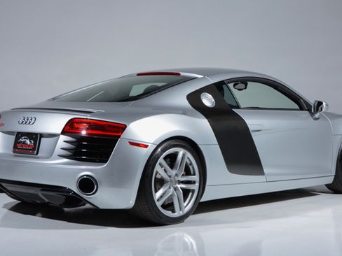 Used 2014 Audi R8 V8 w/ Full Leather Package AWD/4WD image 8
