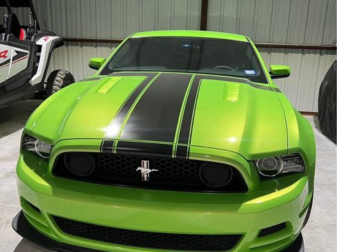 Used 2013 Ford Mustang Boss 302 w/ Boss 302 Accessory Pkg RWD image 4
