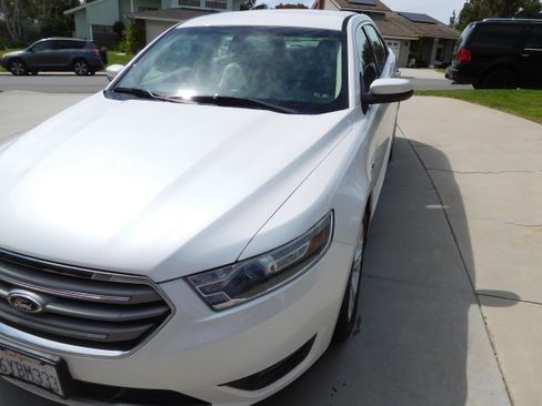 Used 2014 Ford Taurus SEL w/ Equipment Group 201A image 2
