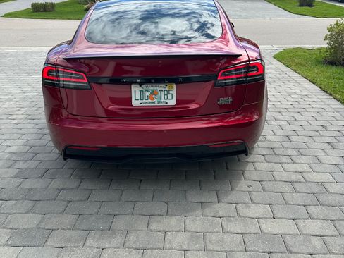 Used 2023 Tesla Model S Plaid image 5