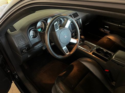 Used 2009 Dodge Challenger SRT8 w/ SRT Option Group II RWD image 4