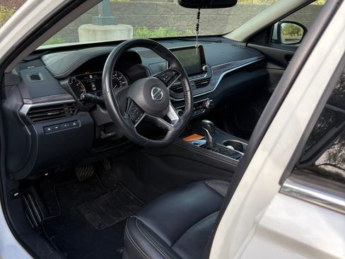Used 2019 Nissan Altima 2.5 Platinum FWD image 11