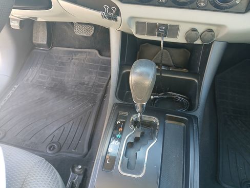 Used 2014 Toyota Tacoma 2WD Access Cab image 9