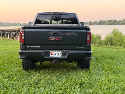 Used 2017 GMC Sierra 1500 Denali w/ Denali Ultimate Package AWD/4WD image 6
