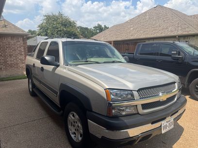 Used 2004 Chevrolet Avalanche Z66 w/ Sun And Sound Package