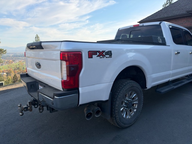 Used 2018 Ford F250 Lariat w/ Lariat Ultimate Package AWD/4WD image 11