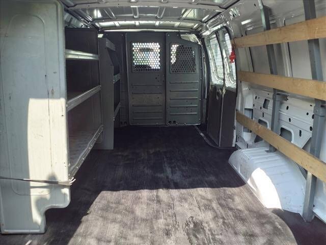 Used 2014 Ford E-250 and Econoline 250 w/ Power Group RWD image 4