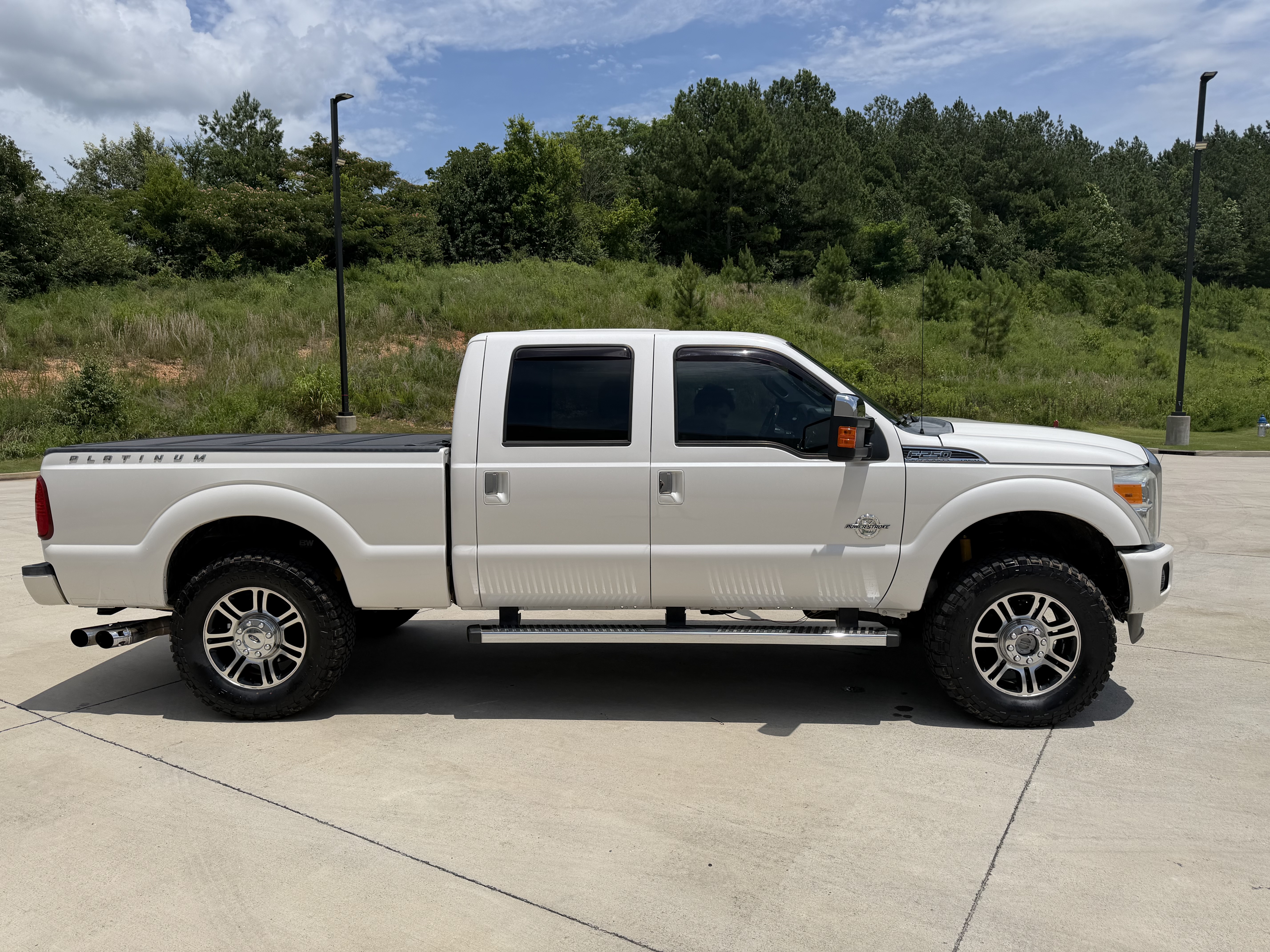 Used 2016 Ford F250 Platinum w/ FX4 Off-Road Package AWD/4WD image 5