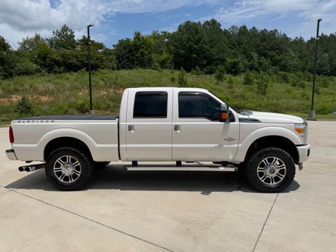Used 2016 Ford F250 Platinum w/ FX4 Off-Road Package AWD/4WD image 5