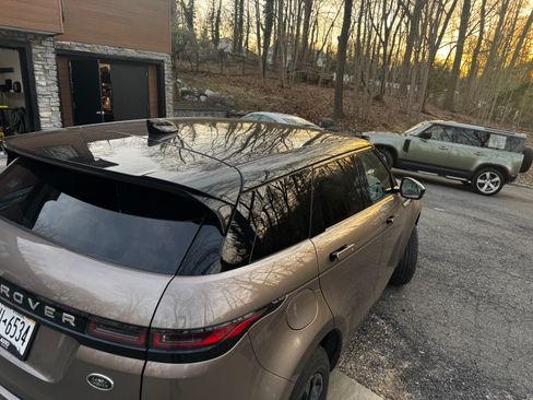 Used 2020 Land Rover Range Rover Evoque S image 9