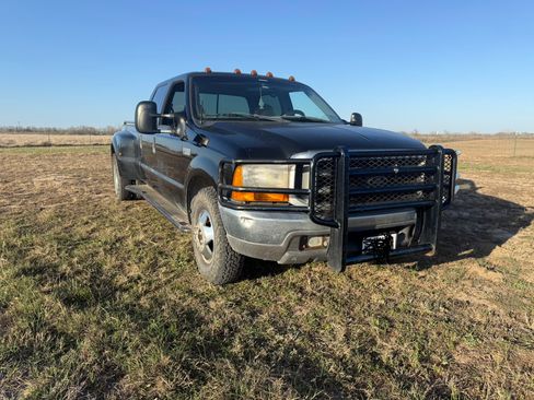 Used 1999 Ford F350 2WD Crew Cab DRW Super Duty image 1