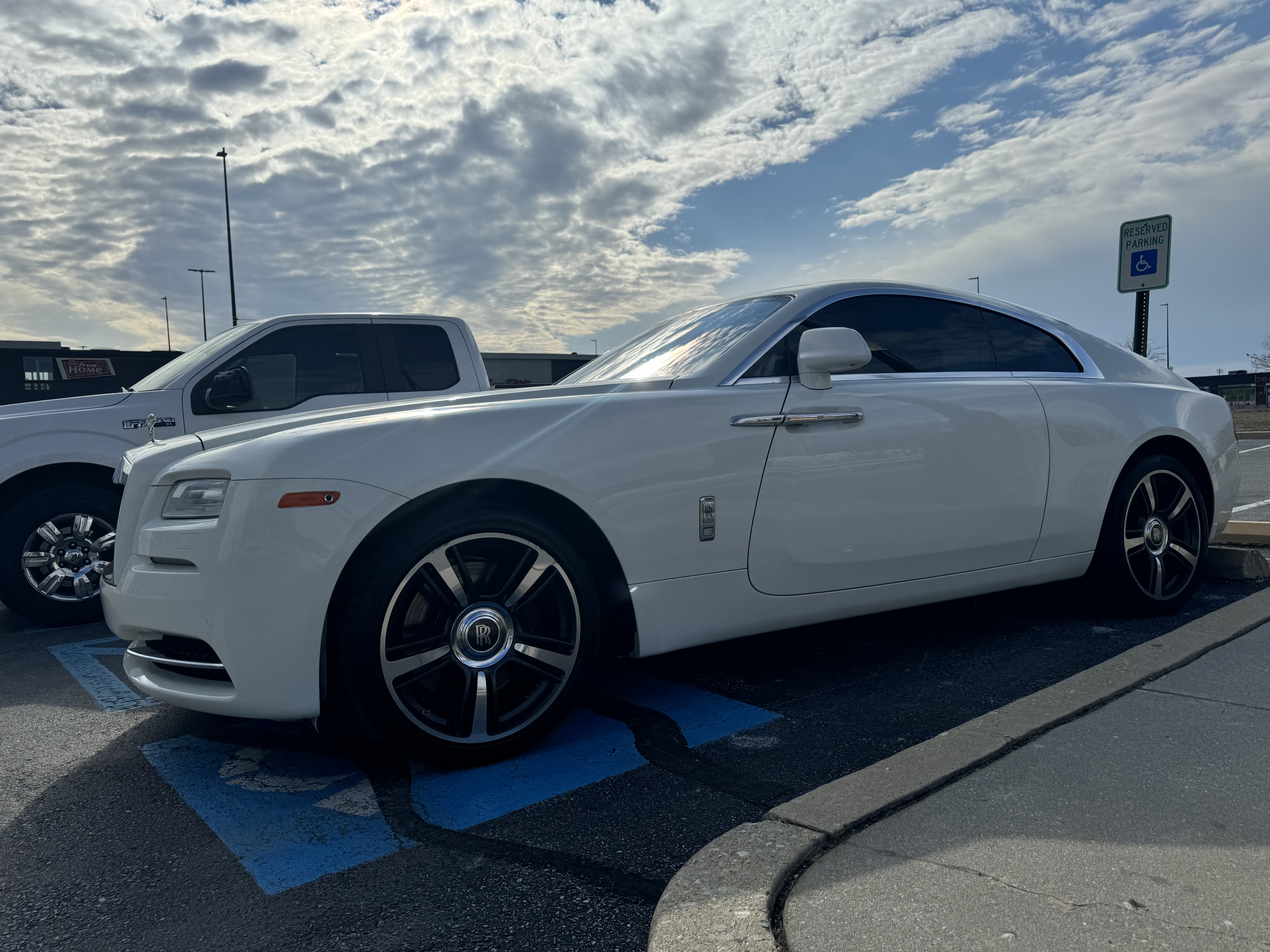 Used 2015 Rolls-Royce Wraith RWD image 22