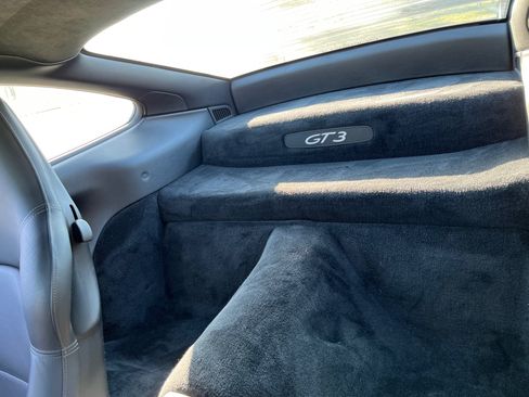 Used 2004 Porsche 911 GT3 RWD image 12