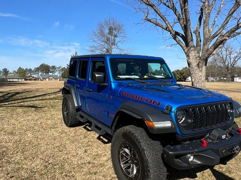 Used 2024 Jeep Wrangler Unlimited Rubicon w/ XTREMEE 35" Tire Package image 2