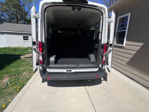 Used 2020 Ford Transit 350 XLT image 10