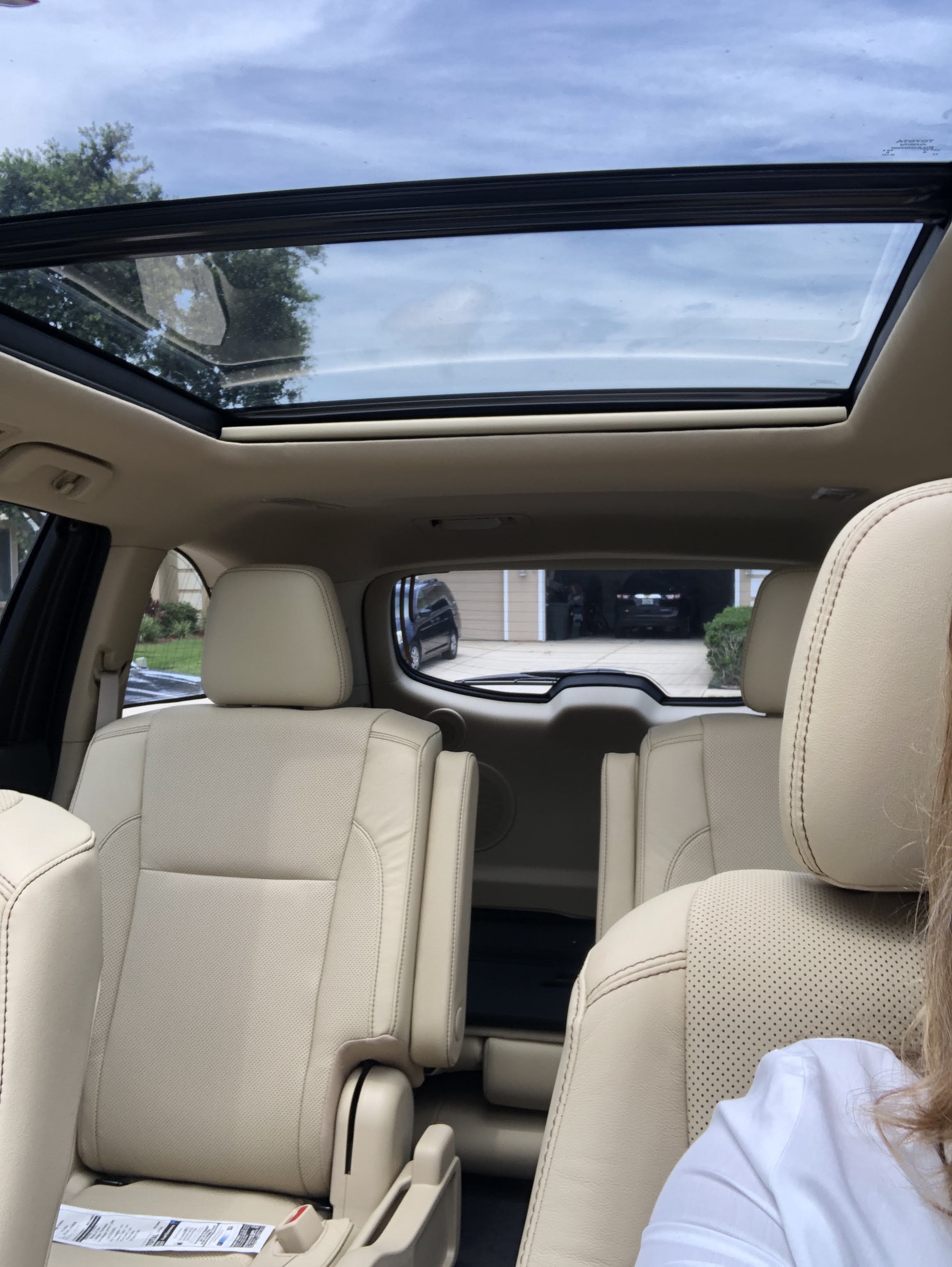 Used 2019 Toyota Highlander Limited Platinum FWD image 1