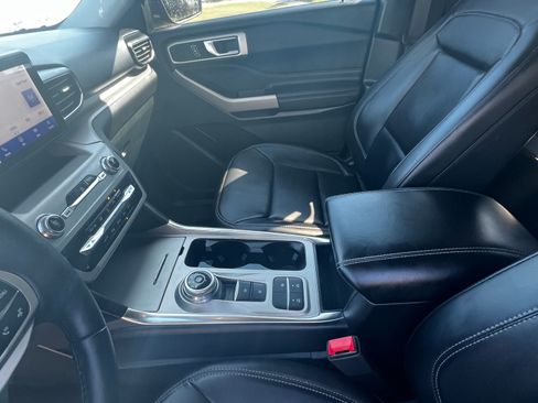 Used 2023 Ford Explorer XLT w/ Equipment Group 202A image 13