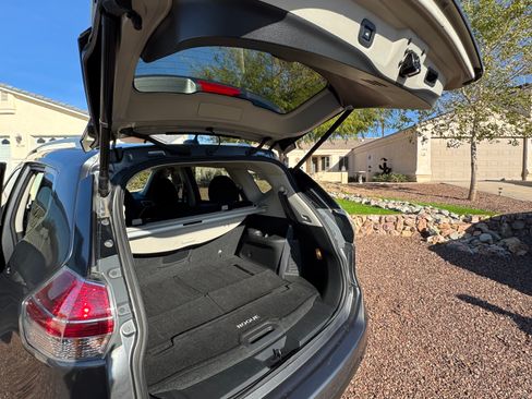 Used 2015 Nissan Rogue SV w/ SV Premium Package image 18