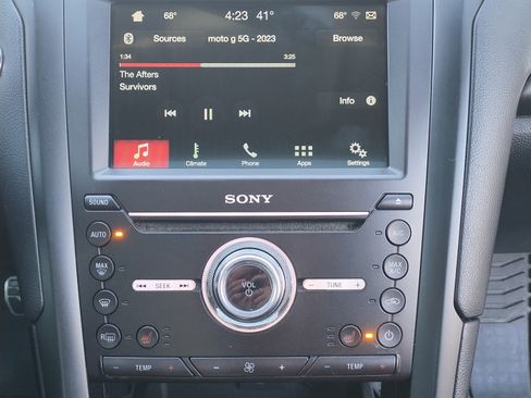 Used 2018 Ford Fusion Titanium image 16