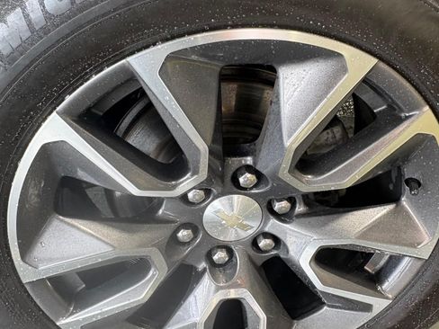 Used 2021 Chevrolet Suburban LS image 9