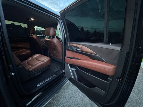Used 2016 Cadillac Escalade ESV Premium AWD/4WD image 26