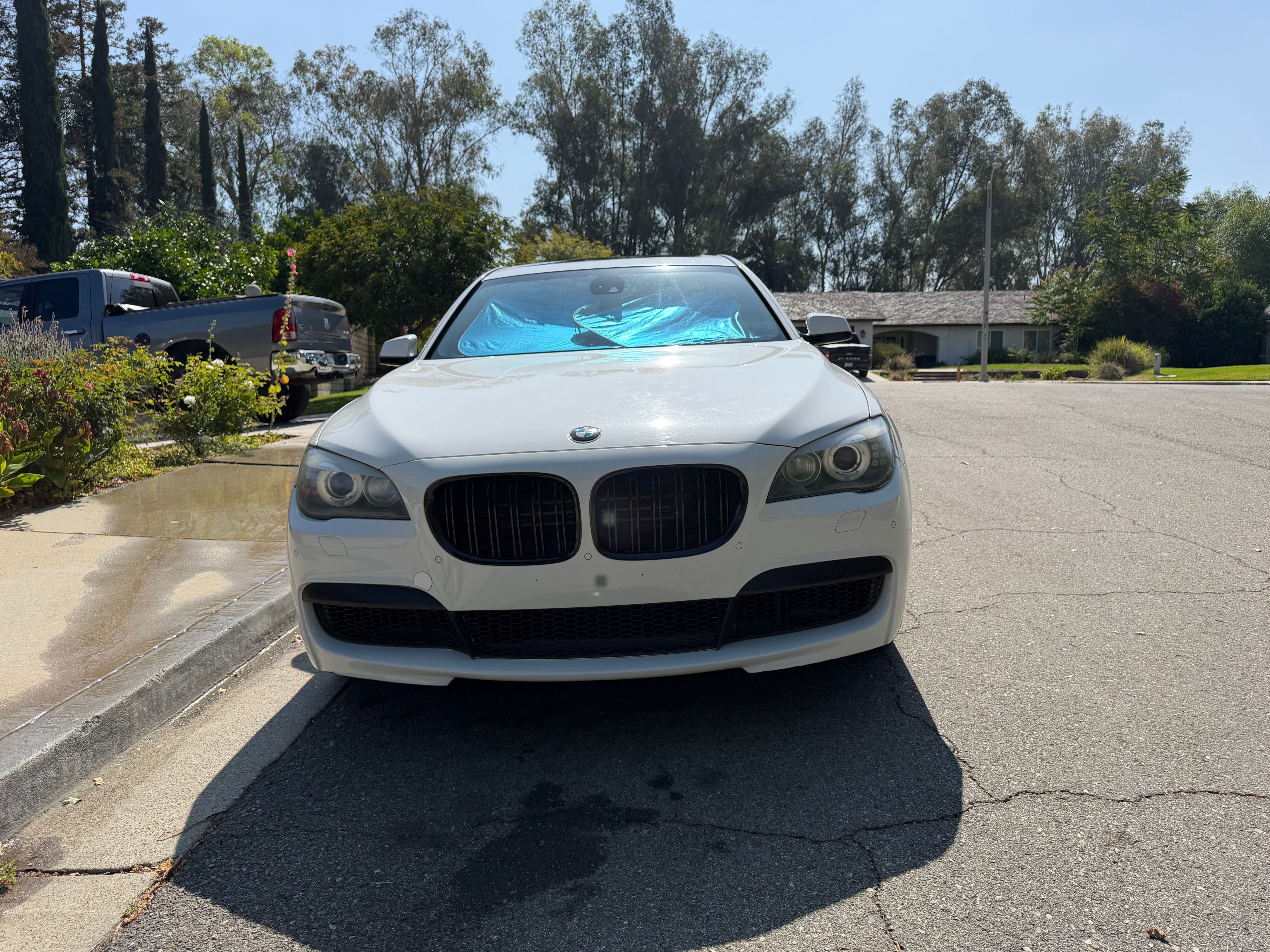 Used 2012 BMW 750Li RWD image 2