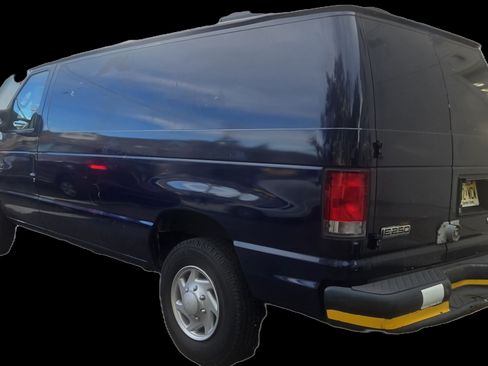 Used 2013 Ford E-250 and Econoline 250 w/ Commercial Cargo Van Pkg image 4