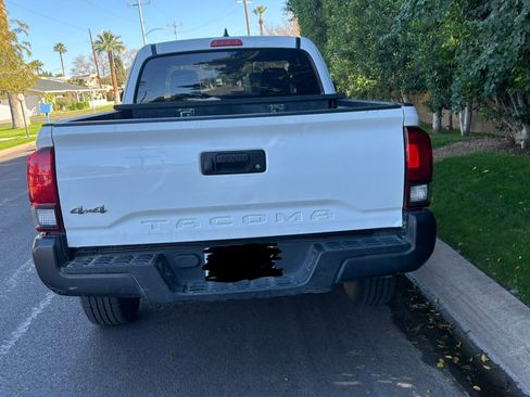 Used 2019 Toyota Tacoma SR image 14