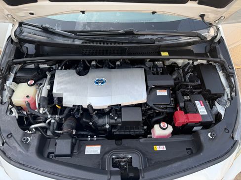 Used 2017 Toyota Prius Prime Premium FWD image 22
