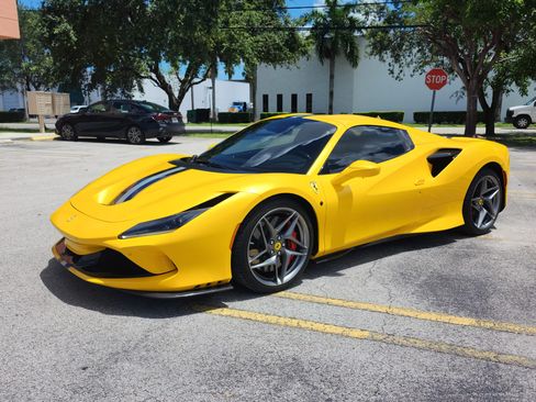 Used 2021 Ferrari F8 Tributo image 11